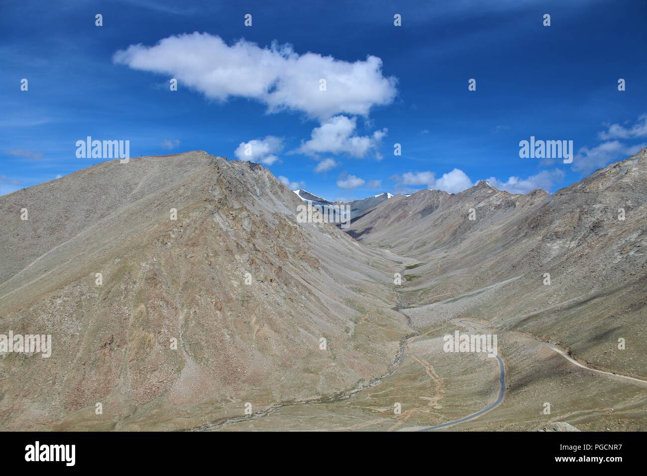 Belle strade indiane dal Kashmir Valley Foto Stock