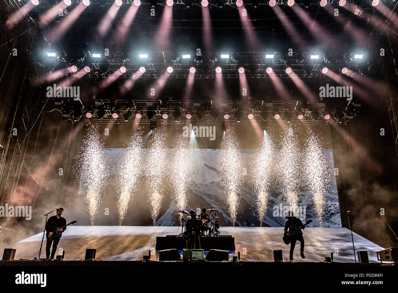 Fall Out Boy esibirsi dal vivo sul palco del festival di Leeds, Regno Unito, 25 giugno 2018. Foto Stock