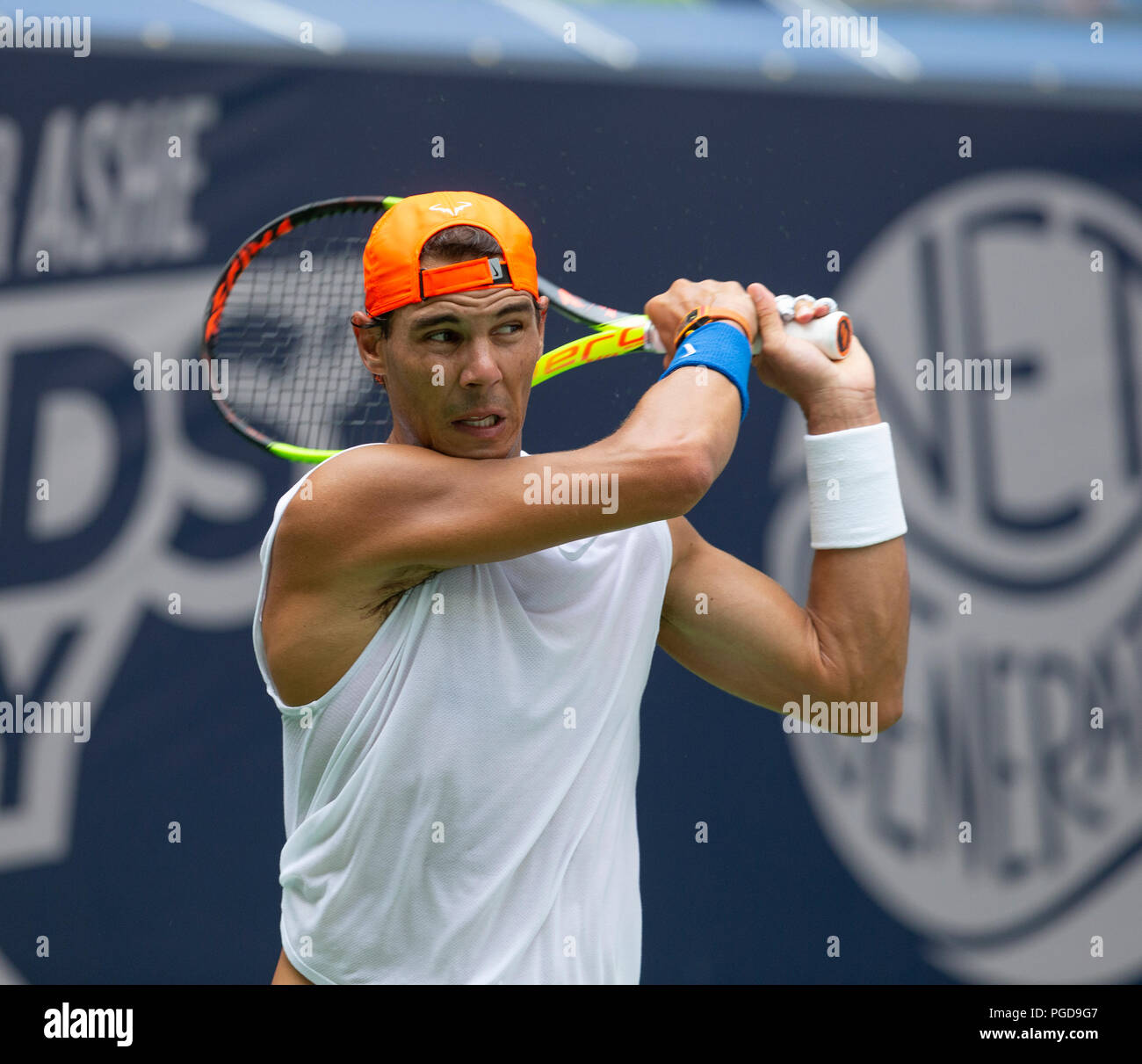 New York, Stati Uniti d'America. Il 25 agosto 2018. Rafael Nadal pratiche a US Open Tennis Championship a USTA Billie Jean King National Tennis Center Foto Stock