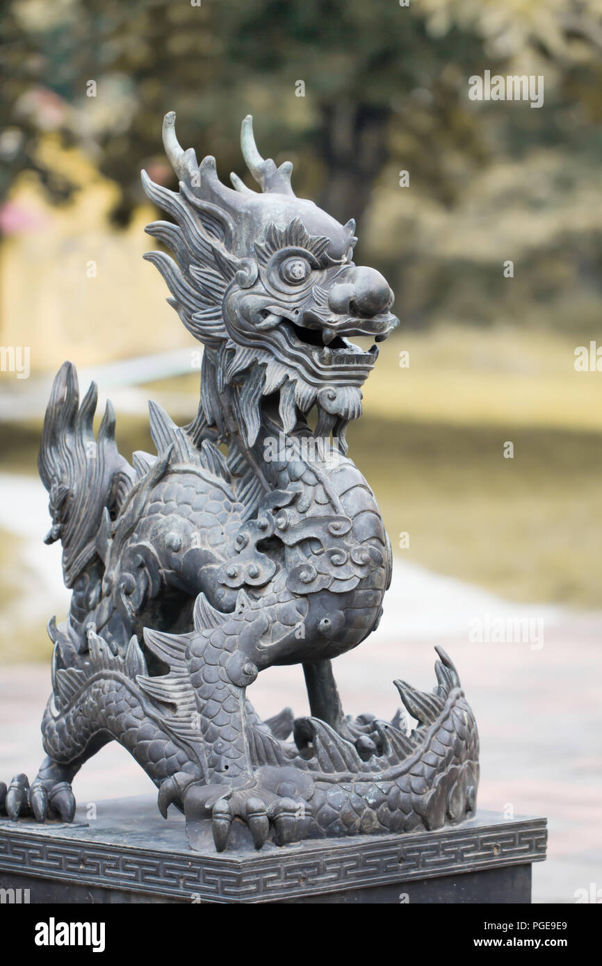 Ferro da stiro dragone cinese statua closeup Foto Stock