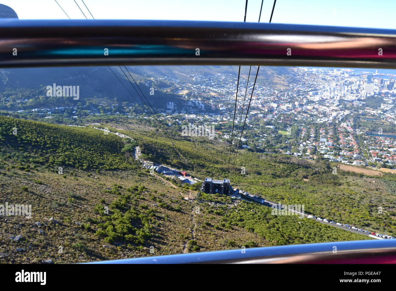 La Table Mountain è 1 dei famosi punti di riferimento di Cape Town. Si tratta di un necessario vedere per i turisti e per i cercatori di avventura. Per saperne di più su marybee719.blogspot.com Foto Stock