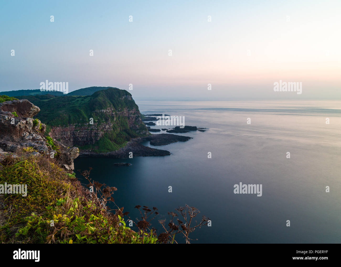 Sea scape di scogliere Shiodawara sull isola Ikitsuki in Giappone. Foto Stock