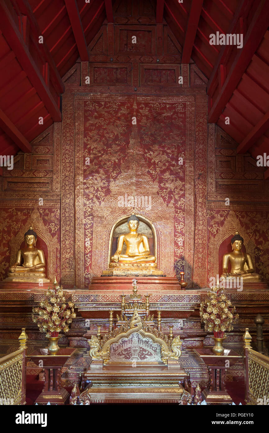 Interno del Wihan Lai Kham, Wat Phra Singh, Chiang Mai, Thailandia Foto Stock