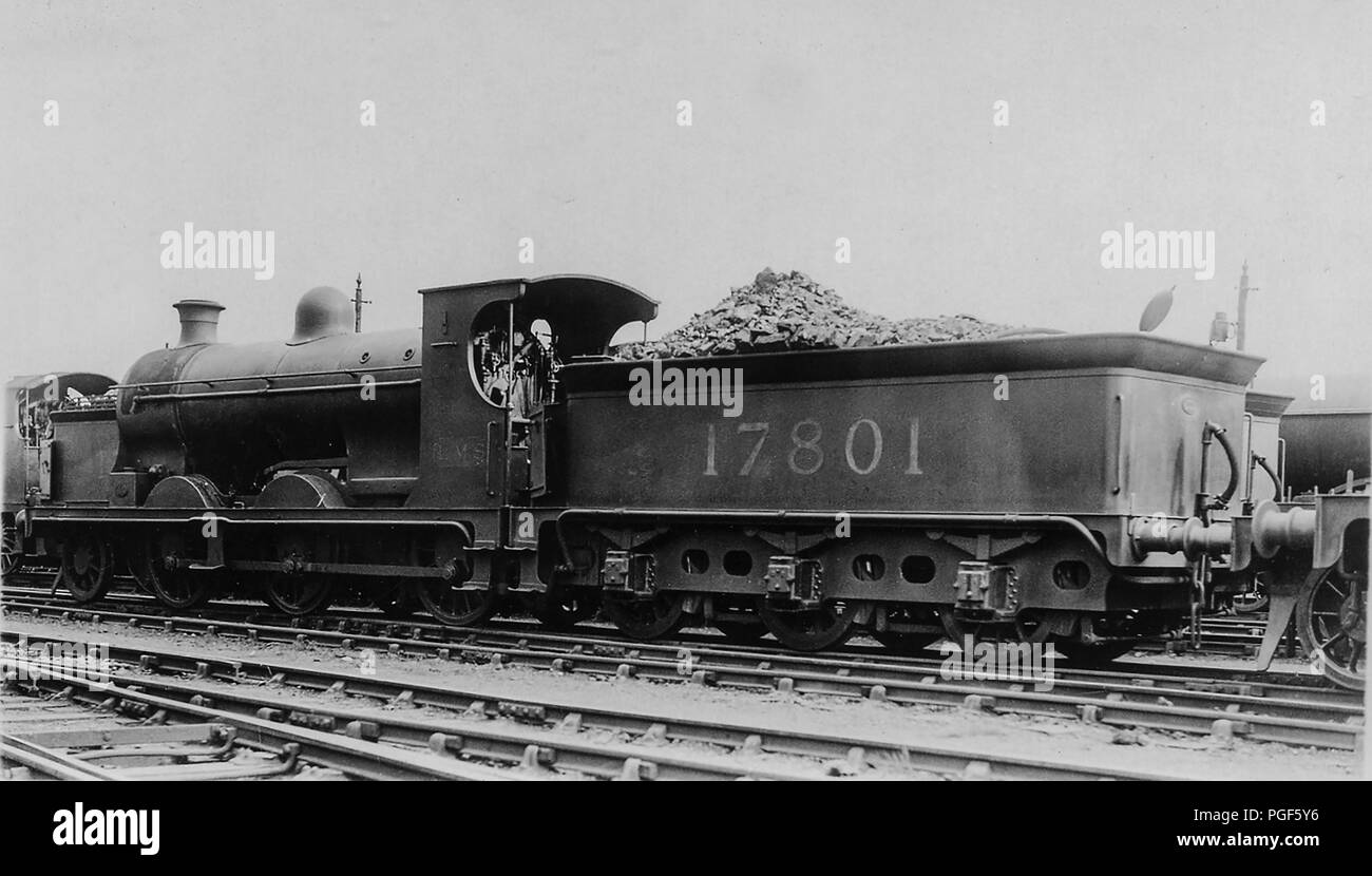 Ex Stazione Ferroviaria di Caledonian 34 Classe 2-6-0 locomotiva a vapore come LMS 17801 in pre-1928 livrea Foto Stock