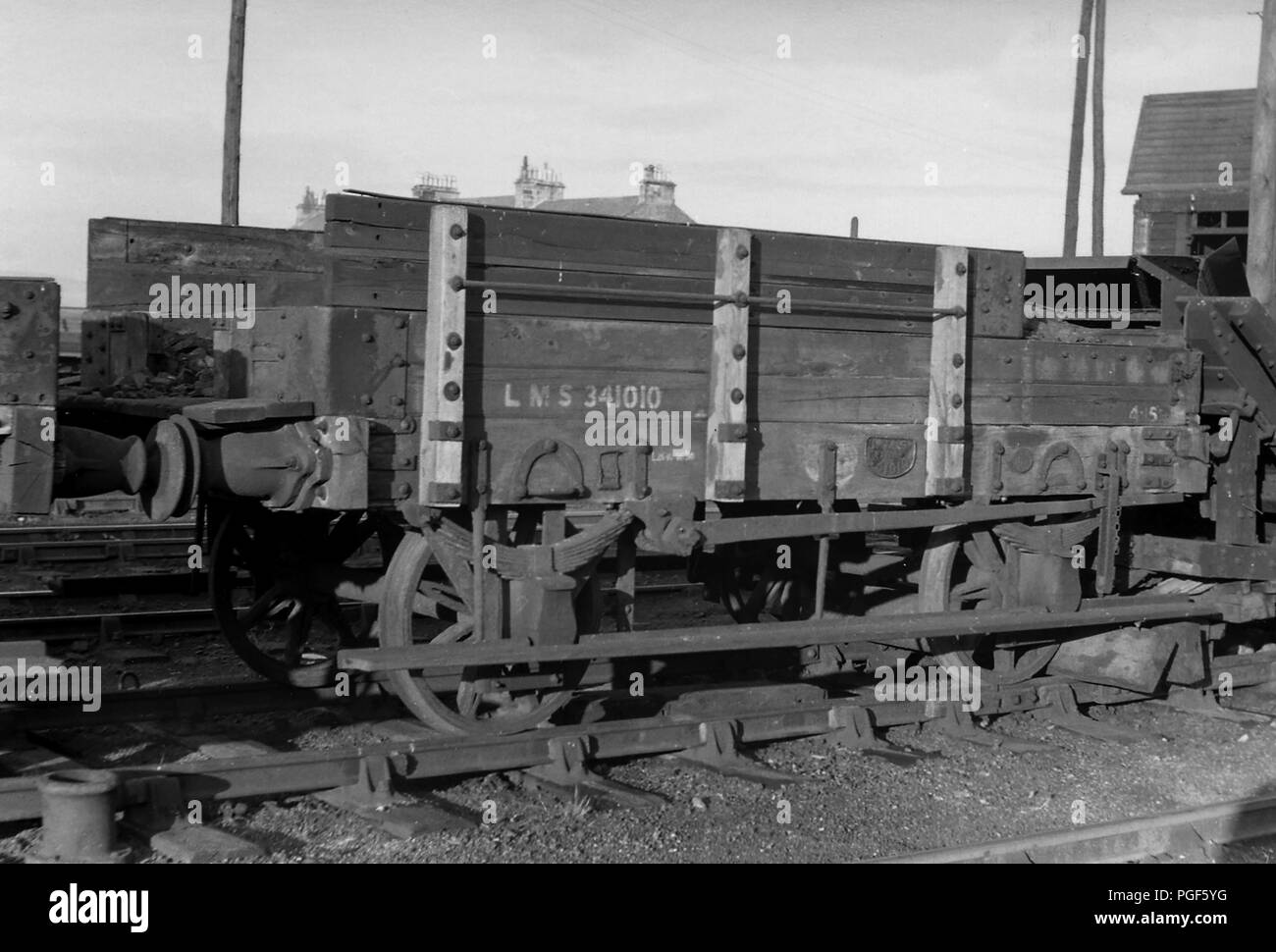 Caledonian carro ferroviario gara per 0-4-0ST pug locomotiva a vapore come LMS 34010 Foto Stock