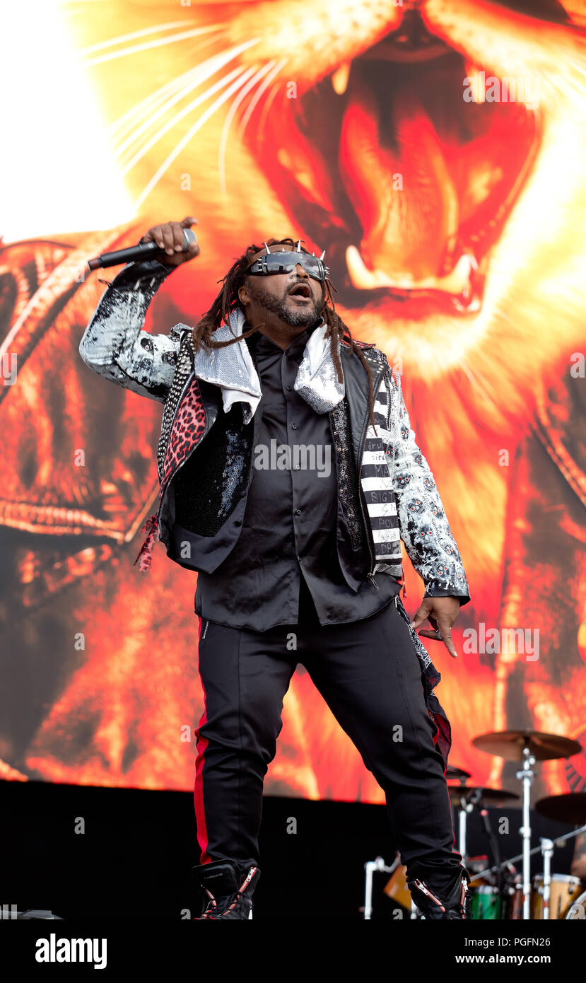 Skindred si esibir sul palco principale il giorno due al Reading Festival il 25 agosto 2018 Foto Stock