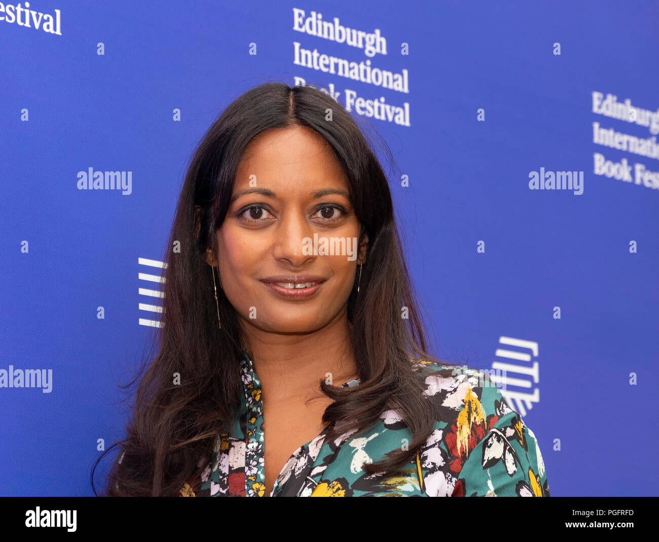 Edimburgo, Scozia, Regno Unito. 26 Agosto, 2018. Nella foto; Dharshini David the economist ed emittente. Il suo libro "L'Onnipotente Dollaro" seguita il denaro trovato che la globalizzazione avrebbe la fibbia senza le enormi riserve di dollari in circolazione, anche a prescindere dai numeri enormi di dollari tenuti a volte da alcuni paesi. Credito: Iain Masterton/Alamy Live News Foto Stock