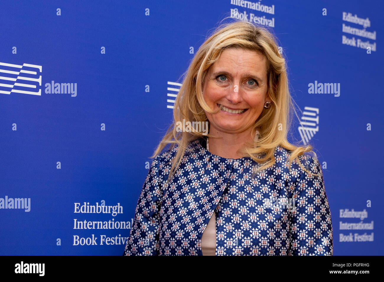 Edimburgo, Scozia, Regno Unito. 26 Agosto, 2018. Nella foto; Cressida Cowell worldwide autore di bestseller di come addestrare il vostro drago. Ritorna per il festival del libro con il secondo libro dalla sua nuova serie "maghi di una volta: due volte Magic.". Credito: Iain Masterton/Alamy Live News Foto Stock