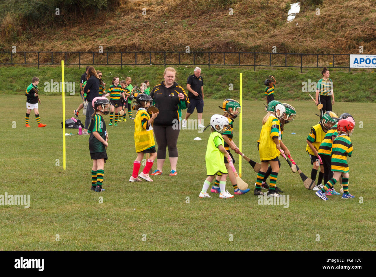 Cork, Irlanda. 25 Ago, 2018. Glen Fest 2018. Oggi il Glen Rovers Hockey irlandese Club ha tenuto il suo primo Glen Fest. La giornata fuori era qualcosa per tutta la famiglia da facepainting e corsi di ostacolo per i bambini a un mercato degli agricoltori e musica dal vivo per i genitori. L'evento ha richiamato centinaia di famiglie ed è stato un grande successo per tutte le parti coinvolte. Credito: Damian Coleman/Alamy Live News. Foto Stock