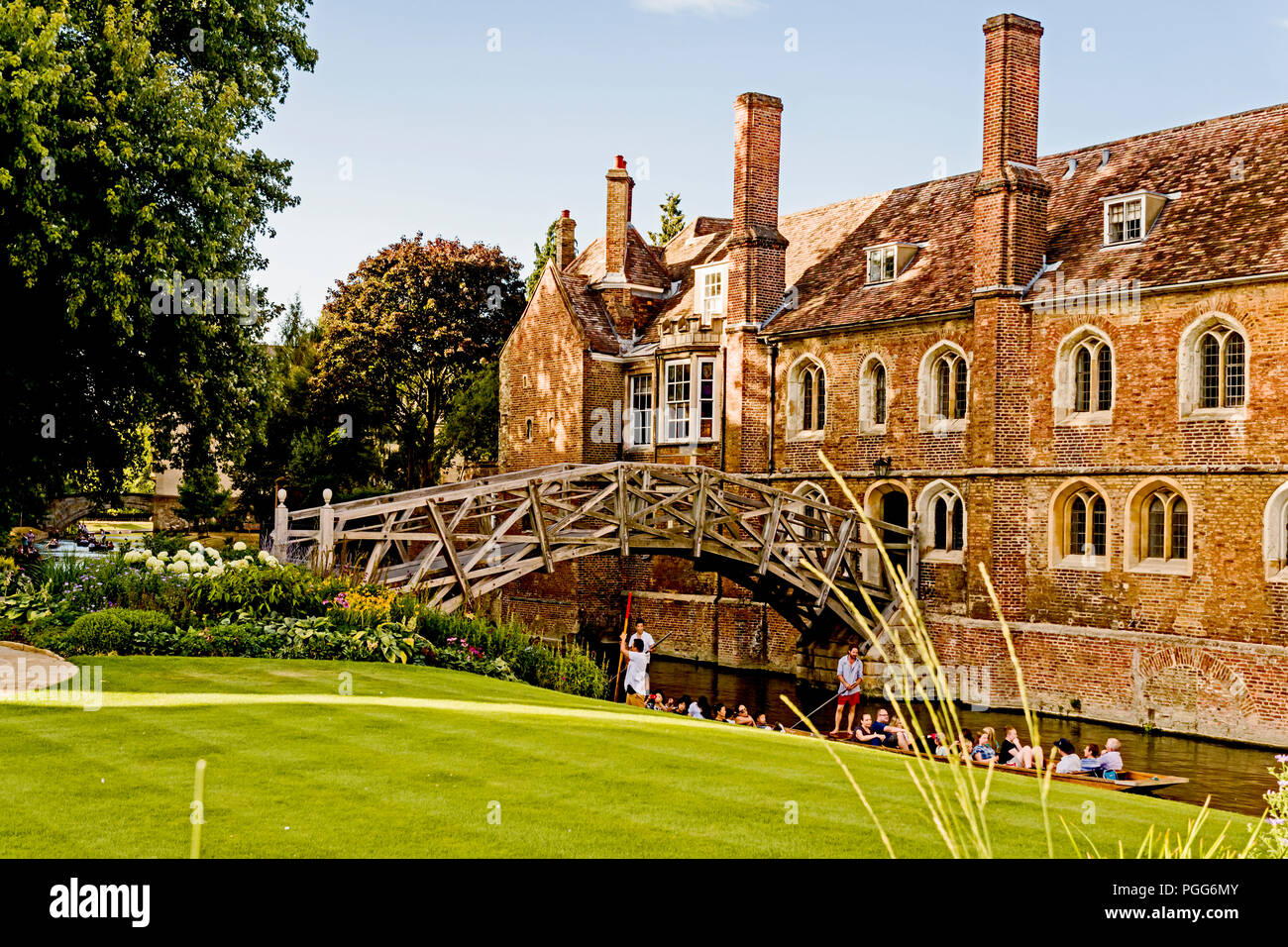 Cambridge (Inghilterra e Gran Bretagna): punting sul fiume Cam; Bootsfahrten auf der Cam Foto Stock