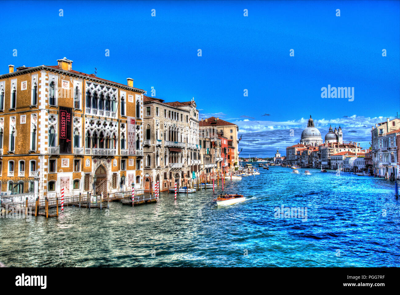 Città di Venezia. Il Canal Grande di Venezia, con la reggia di Palazzo Cavalli-Franchetti sulla sinistra dell'immagine. Foto Stock