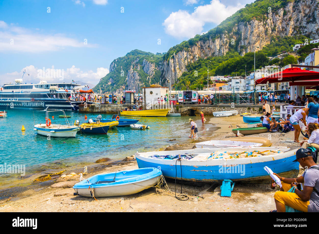 Marina Grande di Capri, le barche nel porto di Capri Italia, Isola di Capri, Amalfi, Italia Europa, top destinazione turistica, concetto, Capri Boats Foto Stock