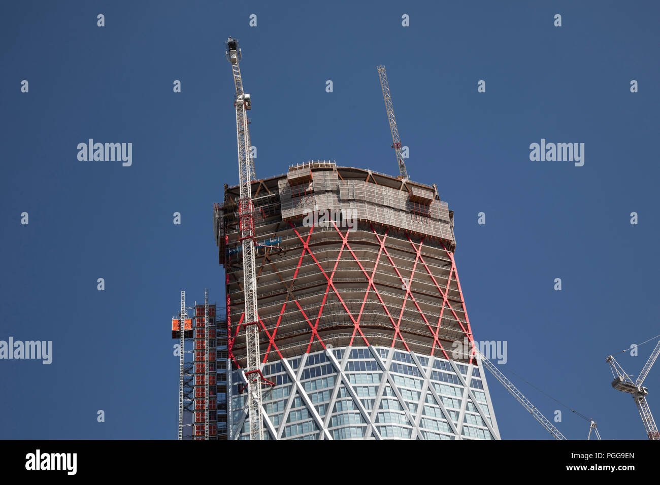 Costruzione di nuovo 60 piani torre residenziale blocco Terranova a Canary  Wharf il quartiere finanziario di Londra, Inghilterra, Regno Unito.  Terranova è un 60-piani edificio residenziale che sarà situato sul lato  occidentale