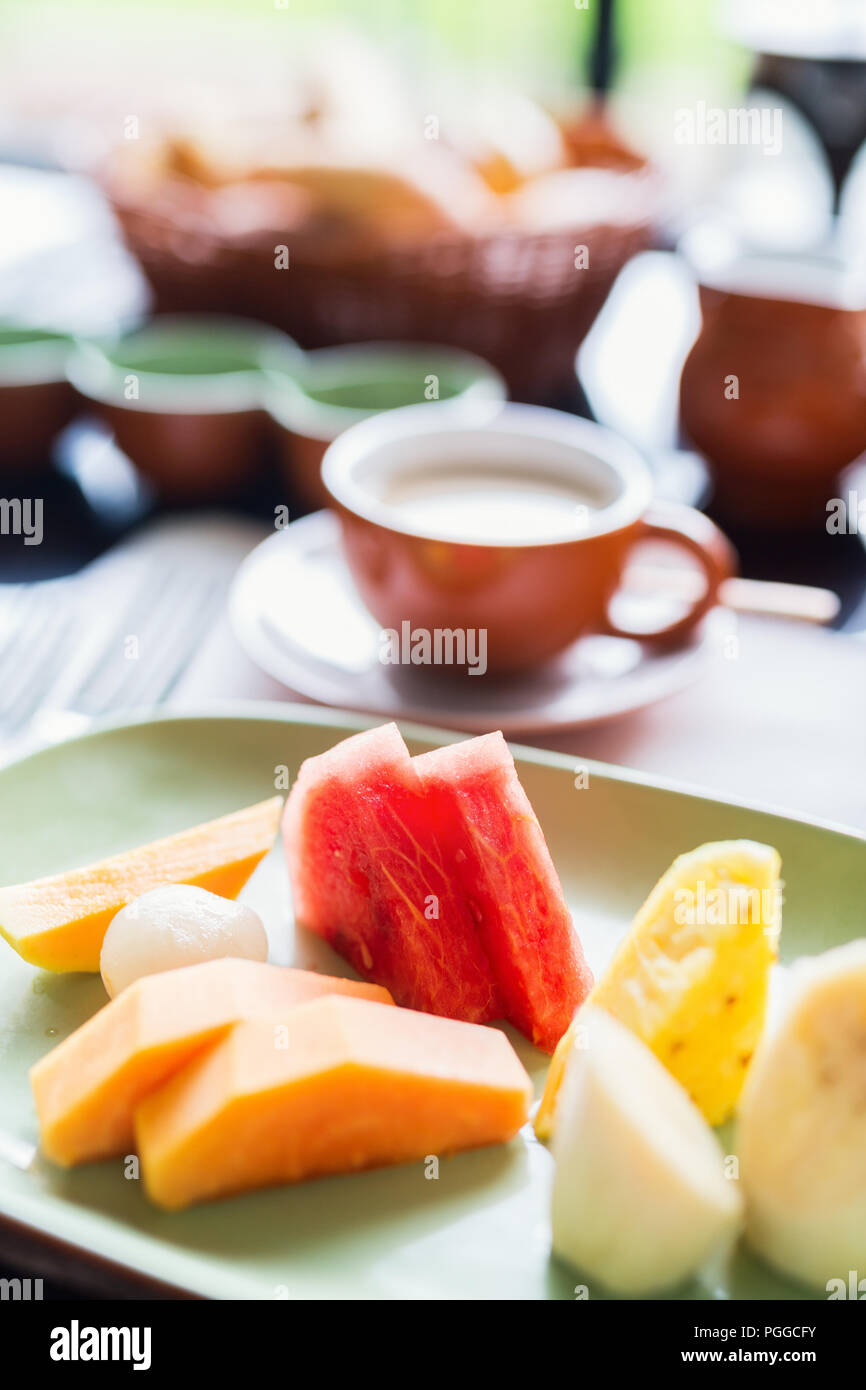 Deliziosa frutta organica è servito per la prima colazione Foto Stock