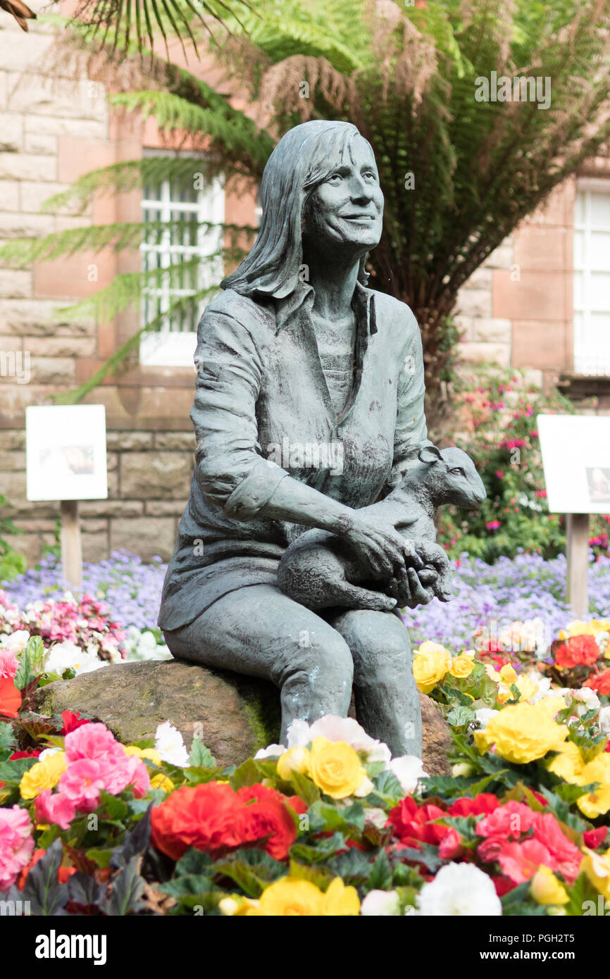 Statua di Linda McCartney in Linda McCartney Memorial Garden, Campbeltown, Kintyre, Scotland, Regno Unito Foto Stock
