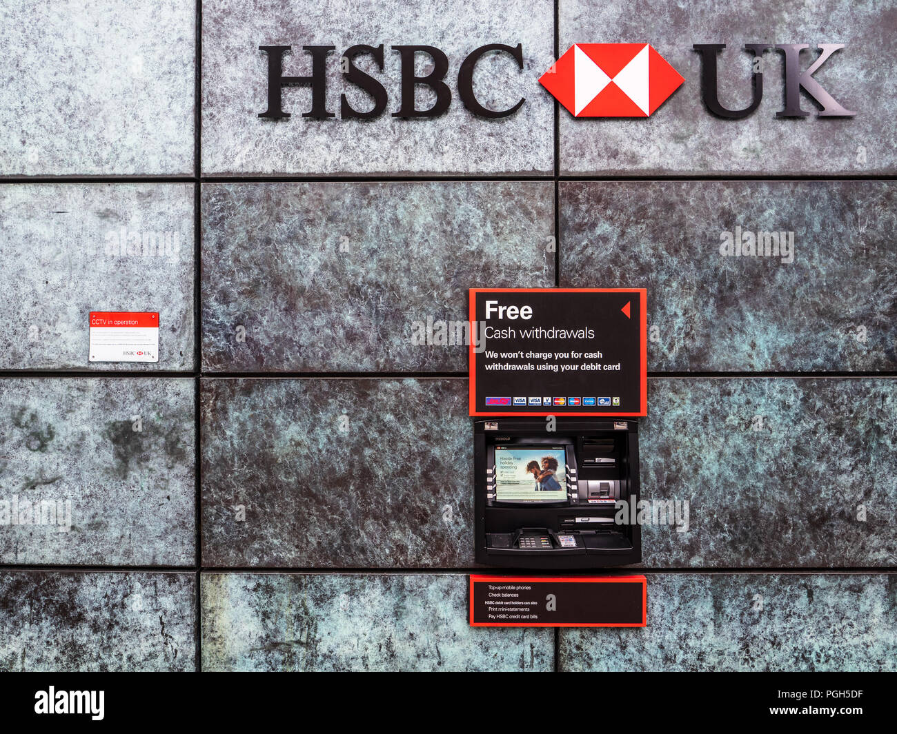 HSBC Bank Bancomat nella città di London Financial District Foto Stock