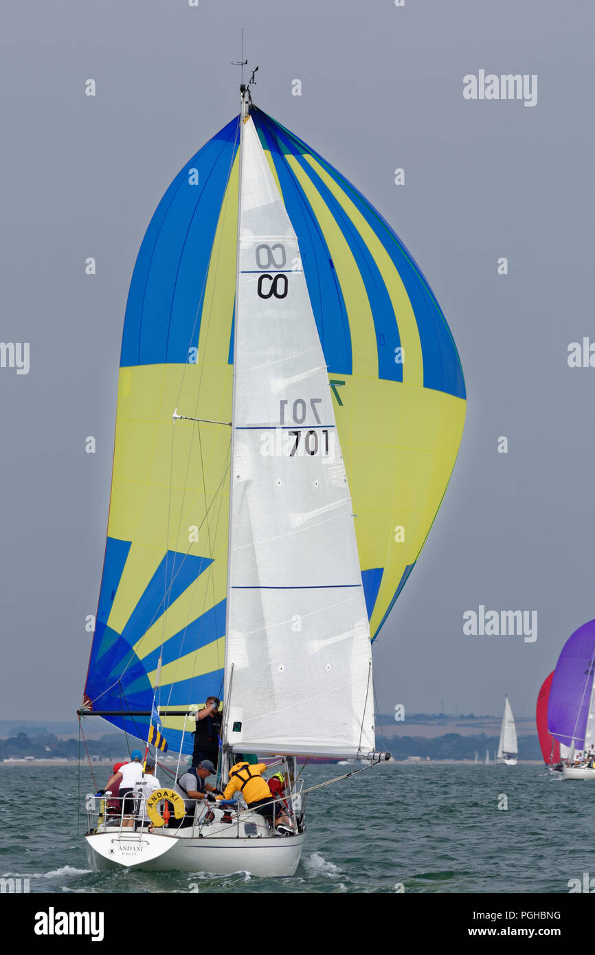 Sailing yacht Andaxi sulla sua strada per la vittoria nella Contessa 32 gara di classe a Cowes Week regata nella Solent Foto Stock