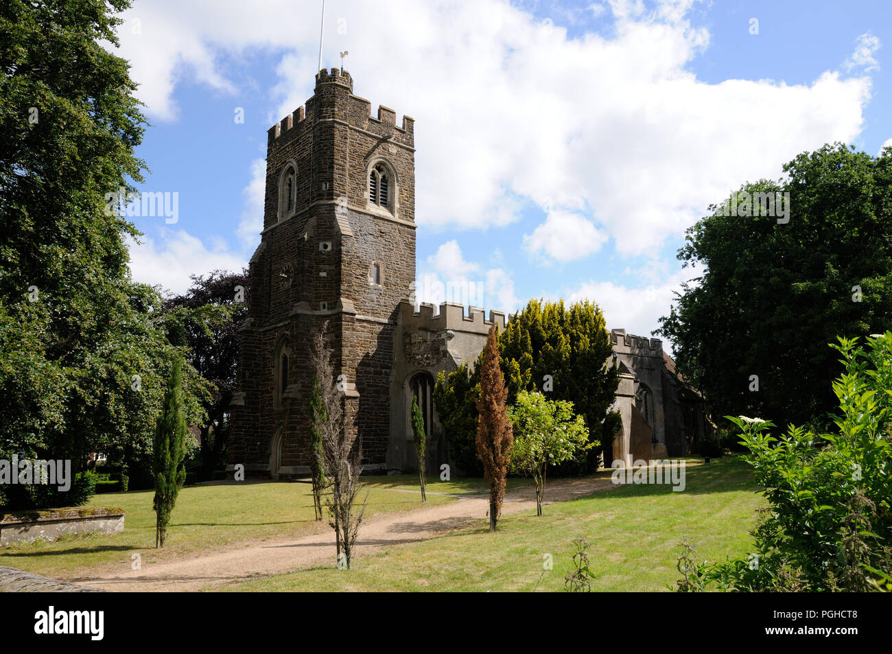 Chiesa di Santa Maria, Harlington, Bedfordshire. St Mary è costruito di pietra Totternhoe. Esso principalmente risale al tardo XIII e inizi del XIV c. Foto Stock