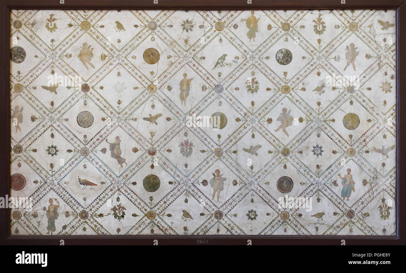 Decorazione di tappeti con grandi losanghe, entro cui si alternano battenti figure umane, uccelli, dischi e: corolle. Affresco romano dalla Villa Ariadne (Villa Arianna) in Stabiae, ora esposti nel Museo Archeologico Nazionale (Museo Archeologico Nazionale di Napoli) in Napoli, campania, Italy. Foto Stock