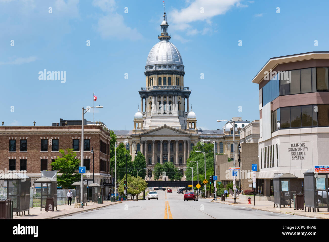 SPRINGFIELD, IL - Giugno 19, 2018: Illinois State Capitol da East Capitol Avenue Foto Stock
