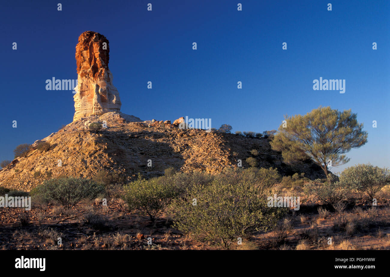 Camere pilastro è una formazione di arenaria a circa 160 km (100 miglia) a sud di Alice Springs nel Territorio del Nord, l'Australia Foto Stock