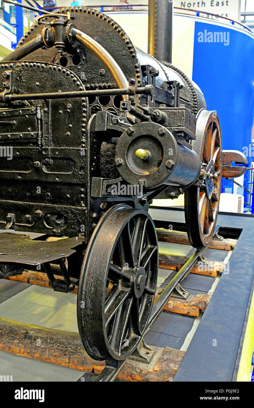 Newcastle Discovery Museum George Stephensons Rocket originale vista posteriore dei pistoni e la posizione dei driver Foto Stock