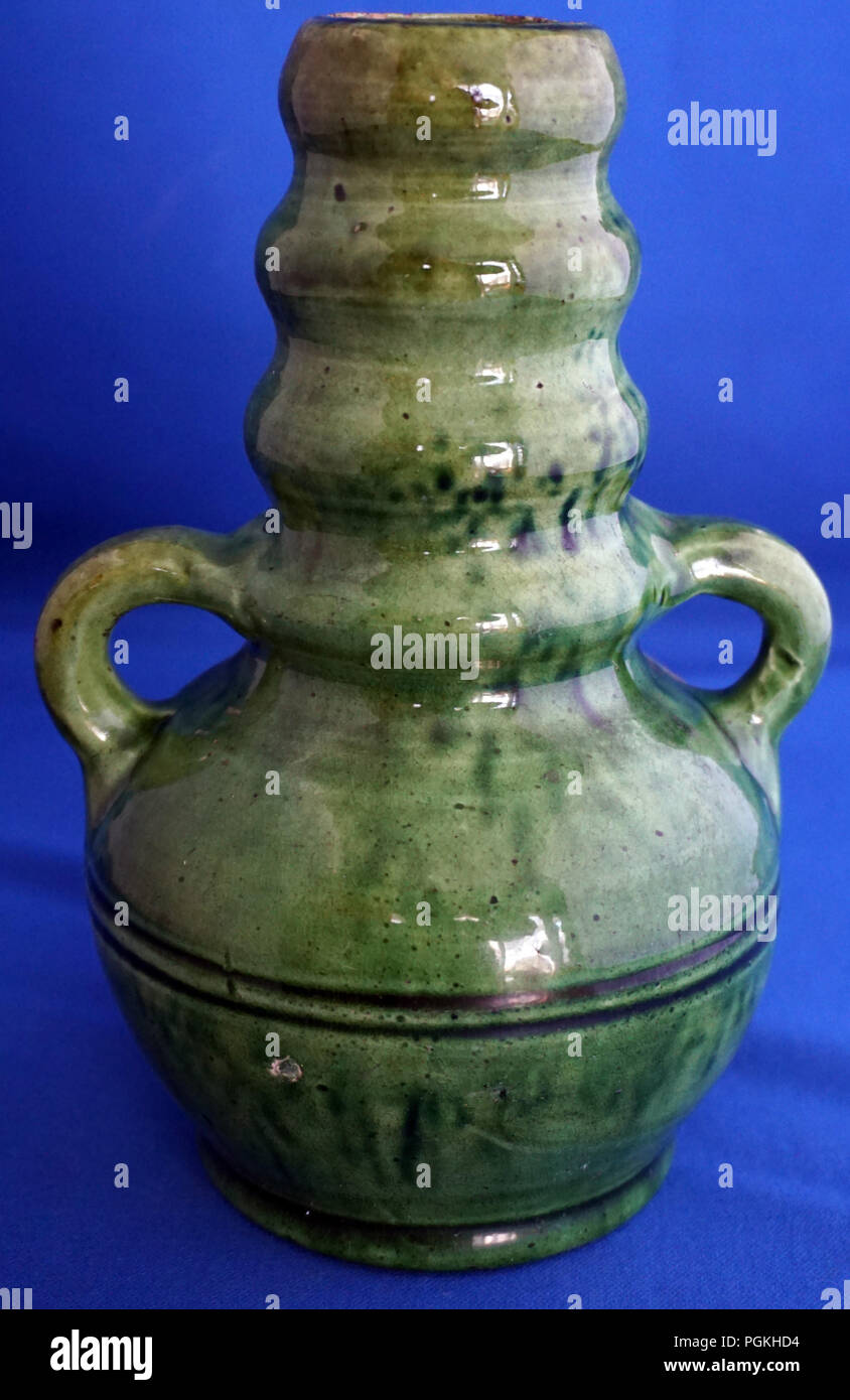 Belga di arte ceramica movimento Art Nouveau vaso verde Foto Stock
