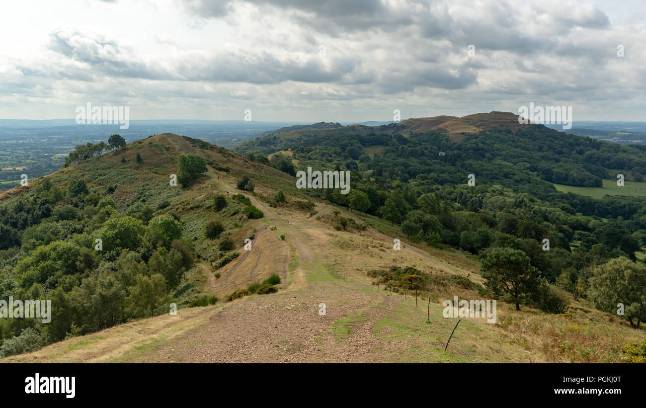 Guardando a sud verso le Black Hills e British Camp, Malvern Hills, Worcestershire, England, Regno Unito Foto Stock