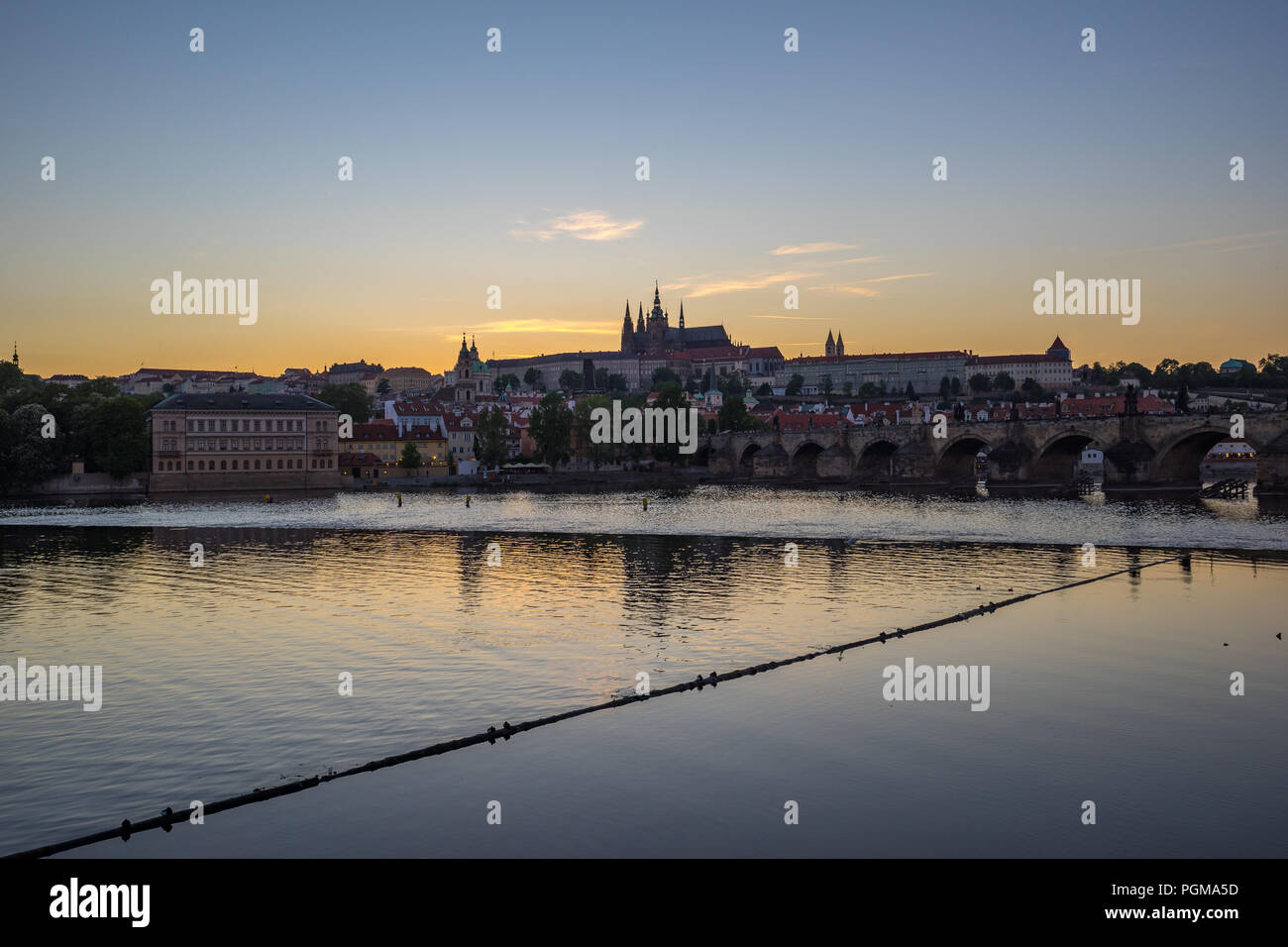 Praha skyline in Repubblica Ceca. Foto Stock