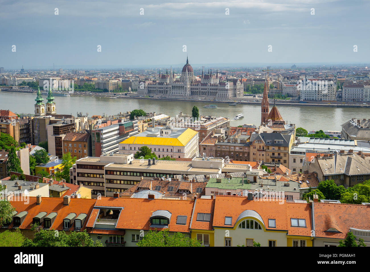 Lo skyline di Budapest con il Palazzo del Parlamento nella città di Budapest, Ungheria. Foto Stock