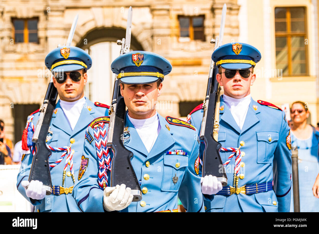 Il castello di Praga cerimonia del cambio della guardia, Repubblica Ceca Foto Stock