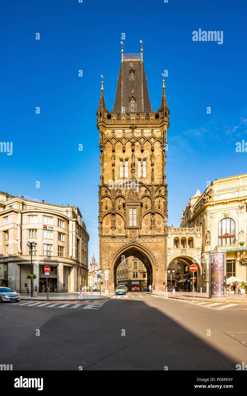 Torre di polvere gotica immagini e fotografie stock ad alta risoluzione