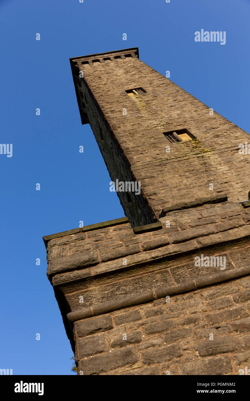 Peel Memorial torre sulla collina Holcombe, Ramsbottom, Lancashire, Inghilterra. Foto Stock