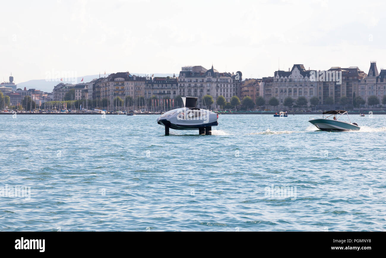Bolle di mare aliscafo barca vela tecnologia Foto Stock
