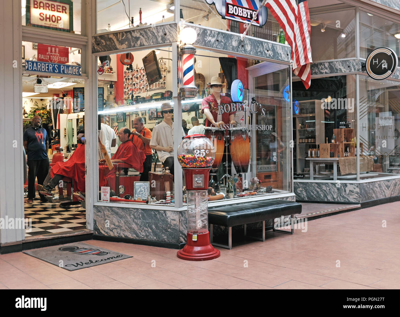 Un tradizionale barbiere in Cleveland, Ohio, USA. Foto Stock