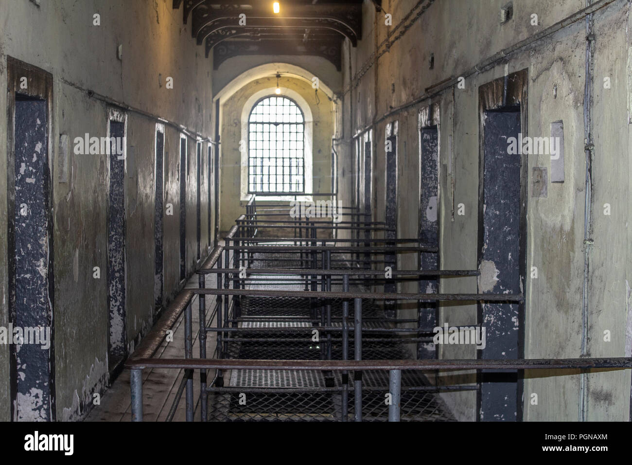 Un'ala di Kilmainham Gaol, un ex carcere e ora un museo e un monumento a tutti coloro che sono stati incarcerati. Foto Stock