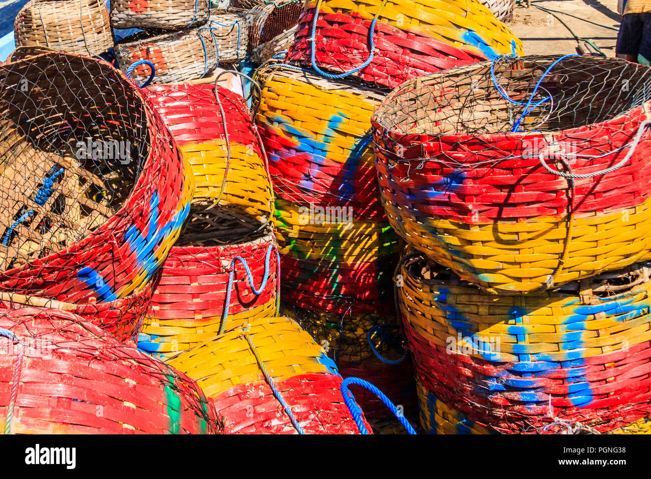 Cestelli Fishermens sulla spiaggia a Jimbaran, Bali, Indonesia Foto Stock