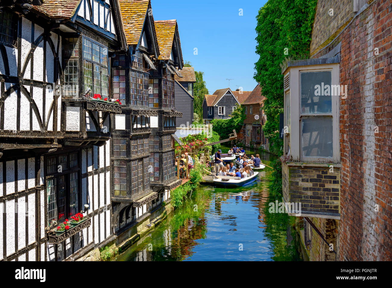I barcaioli sul grande fiume stour Canterbury Kent Foto Stock