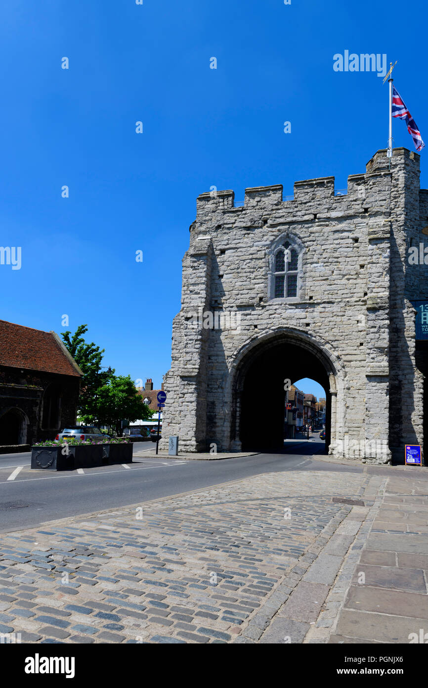 Westgate towers Canterbury Kent. costruito nel 1380 è più grande Englands sopravvivere city gate Foto Stock