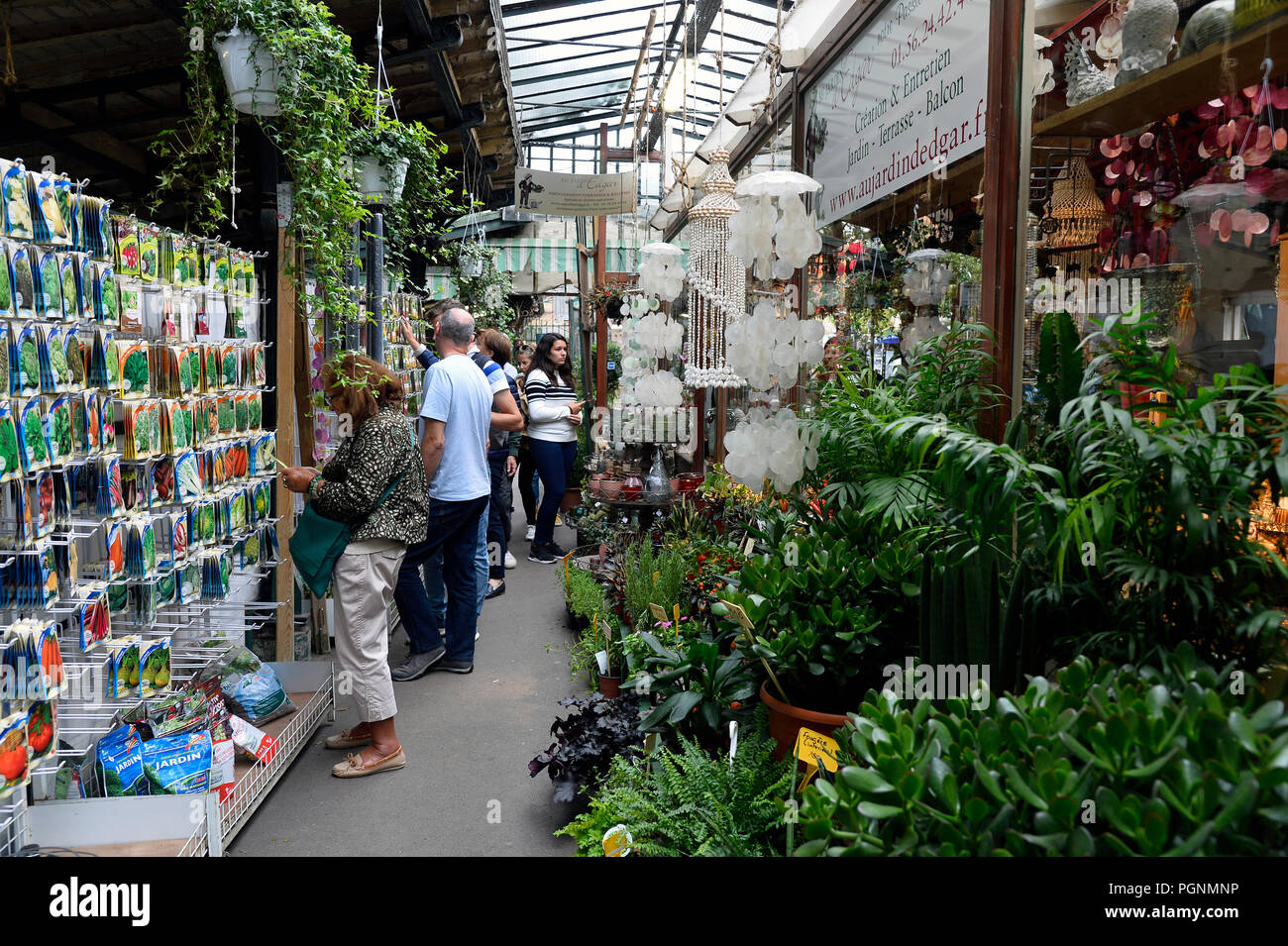 Il Marché aux fleurs et aux Oiseaux Reine Elizabeth II - Allée des Celestini - Parigi 4° Foto Stock