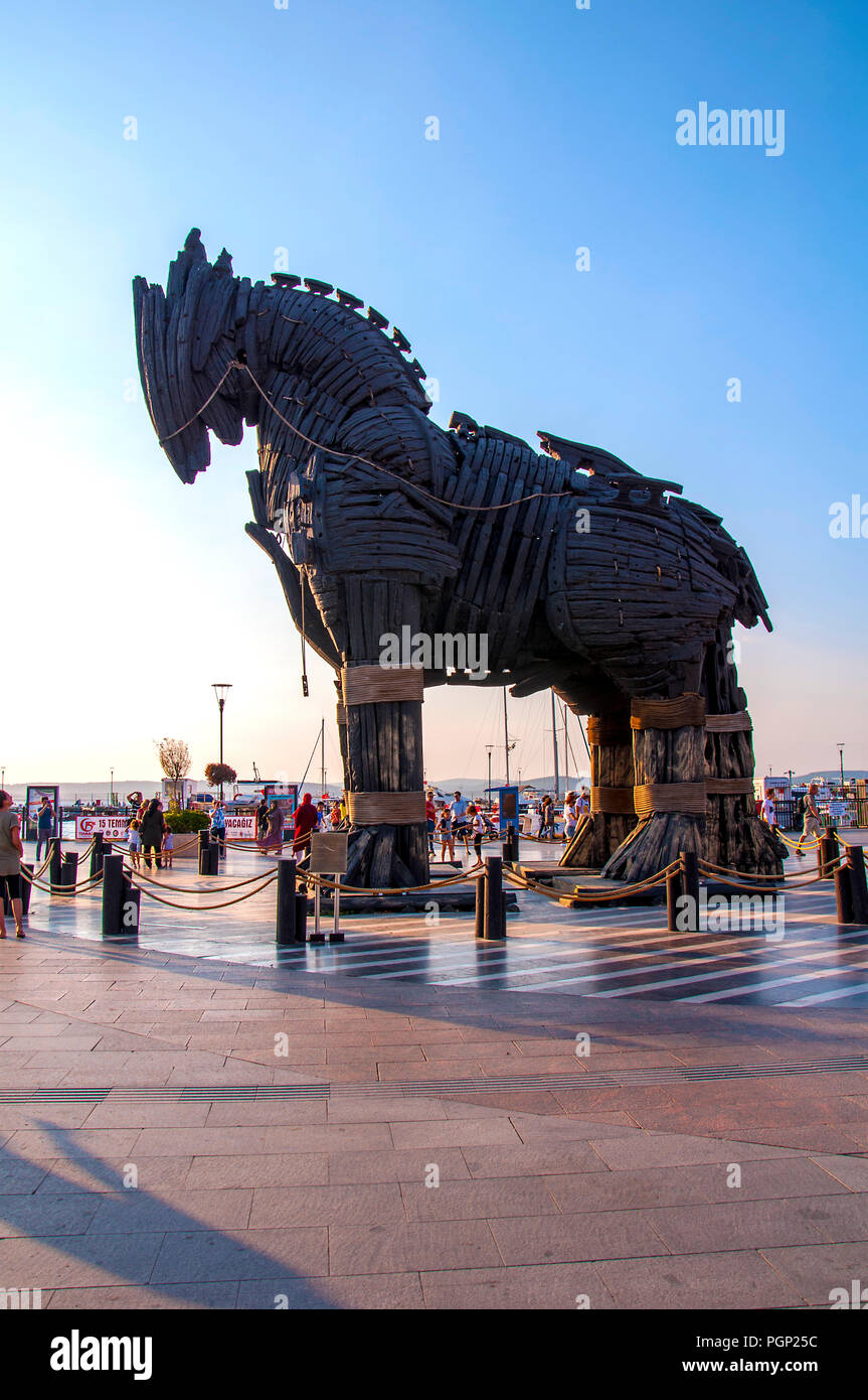 Canakkale, Turchia - Agosto 23, 2018: il cavallo di legno utilizzati presso il filmato di Troia. Ora è situato e visualizzate in un parco pubblico Foto Stock