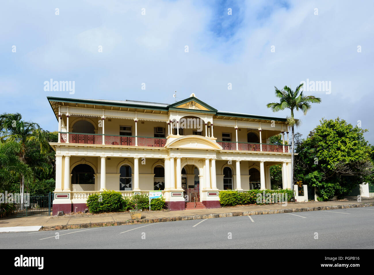 Vecchio imponente edificio coloniale in Cooktown, estremo Nord Queensland, FNQ, QLD, Australia Foto Stock