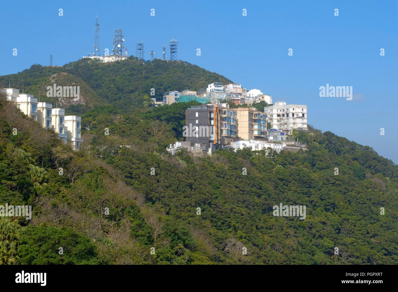 Hong Kong, Hong Kong, Cina. Il 29 agosto, 2018. Hong Kong Cina-vista Giorno di Hong Kong con il Victoria Peak di Hong Kong, Cina. Victoria Peak è una montagna sulla metà occidentale dell'Isola di Hong Kong. È anche noto come il Monte Austin e localmente come il picco. Con un'elevazione di 552 m (1,811 ft), è la montagna più alta dell'isola di Hong Kong. Credito: SIPA Asia/ZUMA filo/Alamy Live News Foto Stock