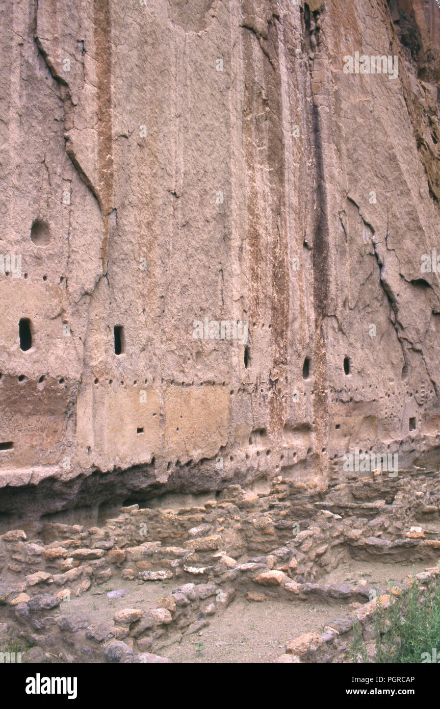 Frijoles Canyon rovine, Bandelier National Monument, NM. Fotografia Foto Stock