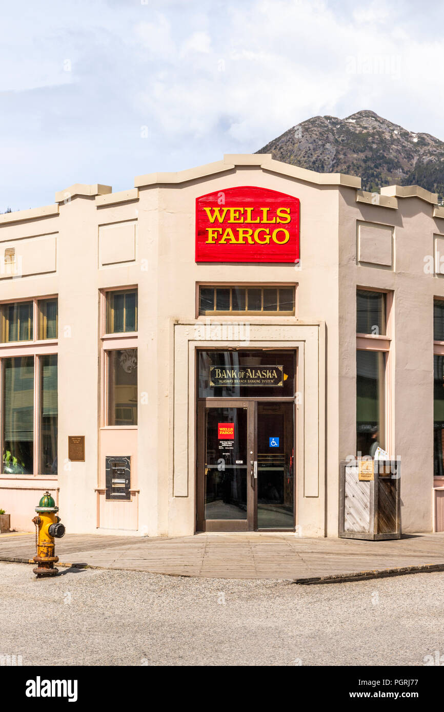 Wells Fargo Bank of Alaska nella strada principale di Skagway in Alaska, STATI UNITI D'AMERICA Foto Stock