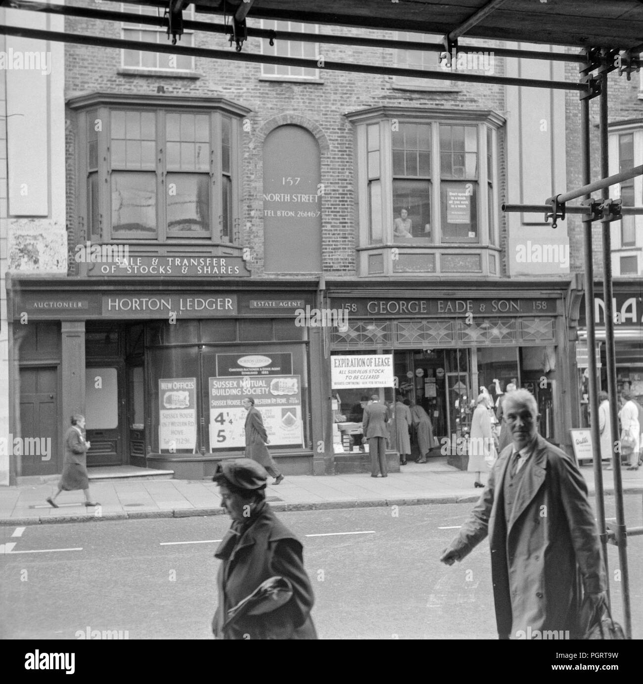 Le aziende di Horton Ledger e George Eade in Brighton sulla costa sud dell'Inghilterra, durante i primi anni sessanta. Foto Stock