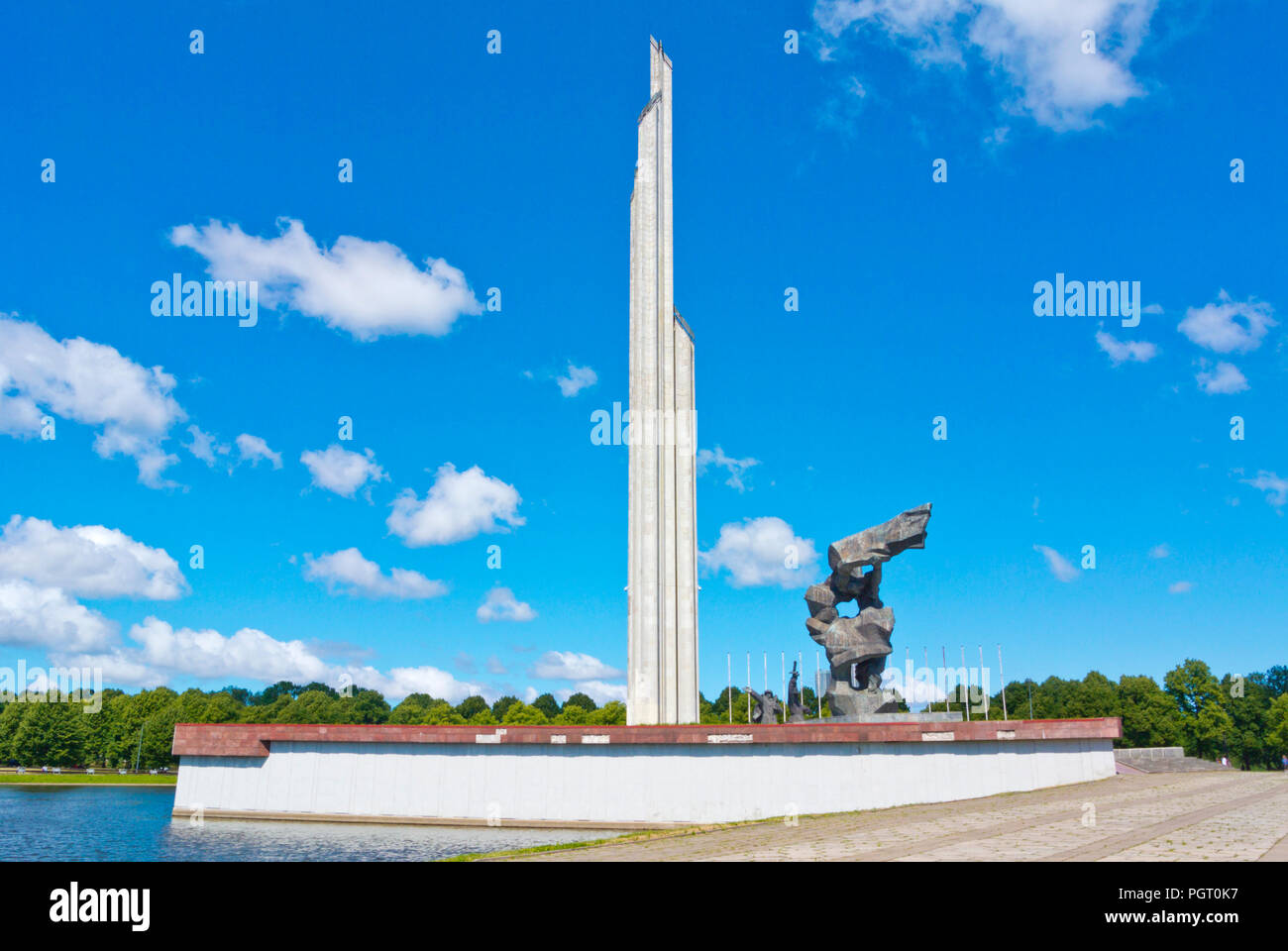 Uzvaras piemineklis, vittoria memoriale dell'esercito sovietico, Uzvaras parchi, Riga, Lettonia Foto Stock