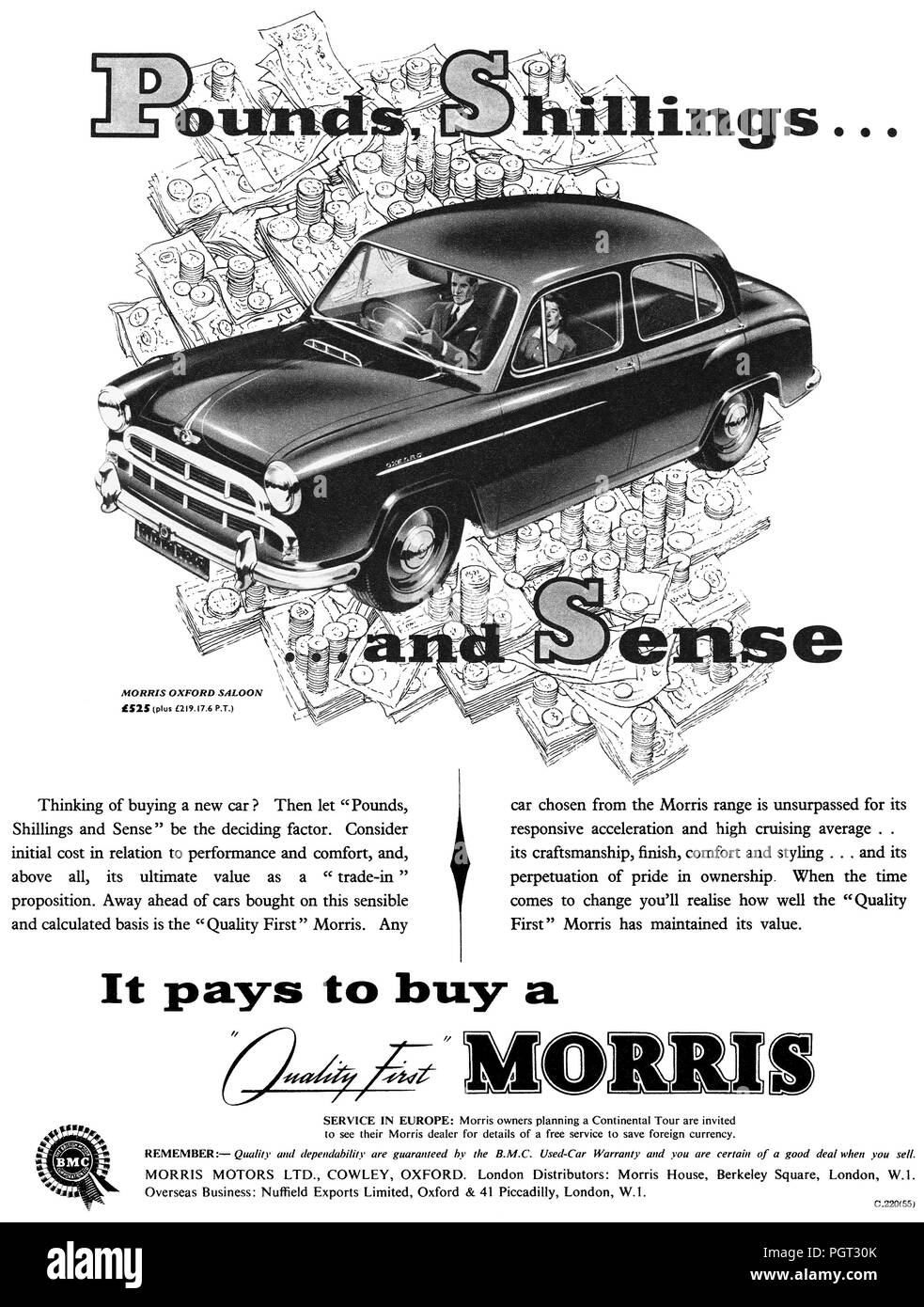 1955 British pubblicità per la Morris Oxford Saloon autovettura. Foto Stock