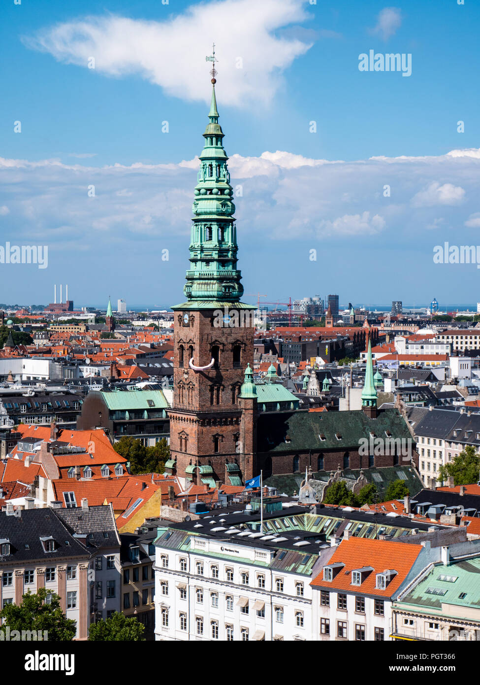 Nikolaj,il centro di arte contemporanea, Cityscape, Centrale di Copenhagen, Zelanda, Danimarca, l'Europa. Foto Stock