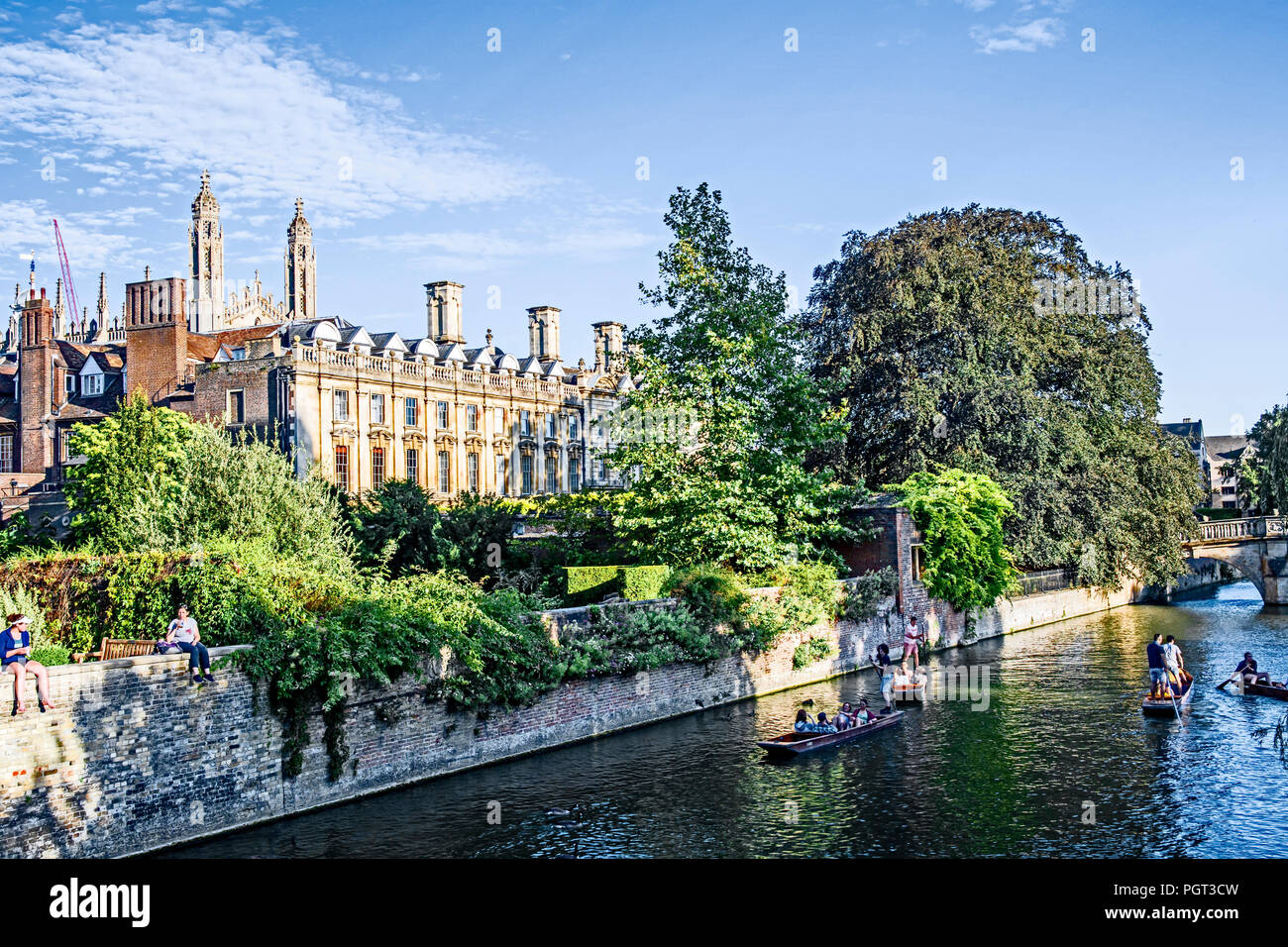 Cambridge (Inghilterra e Gran Bretagna): punting sul fiume Cam; Bootsfahrten auf der Cam Foto Stock